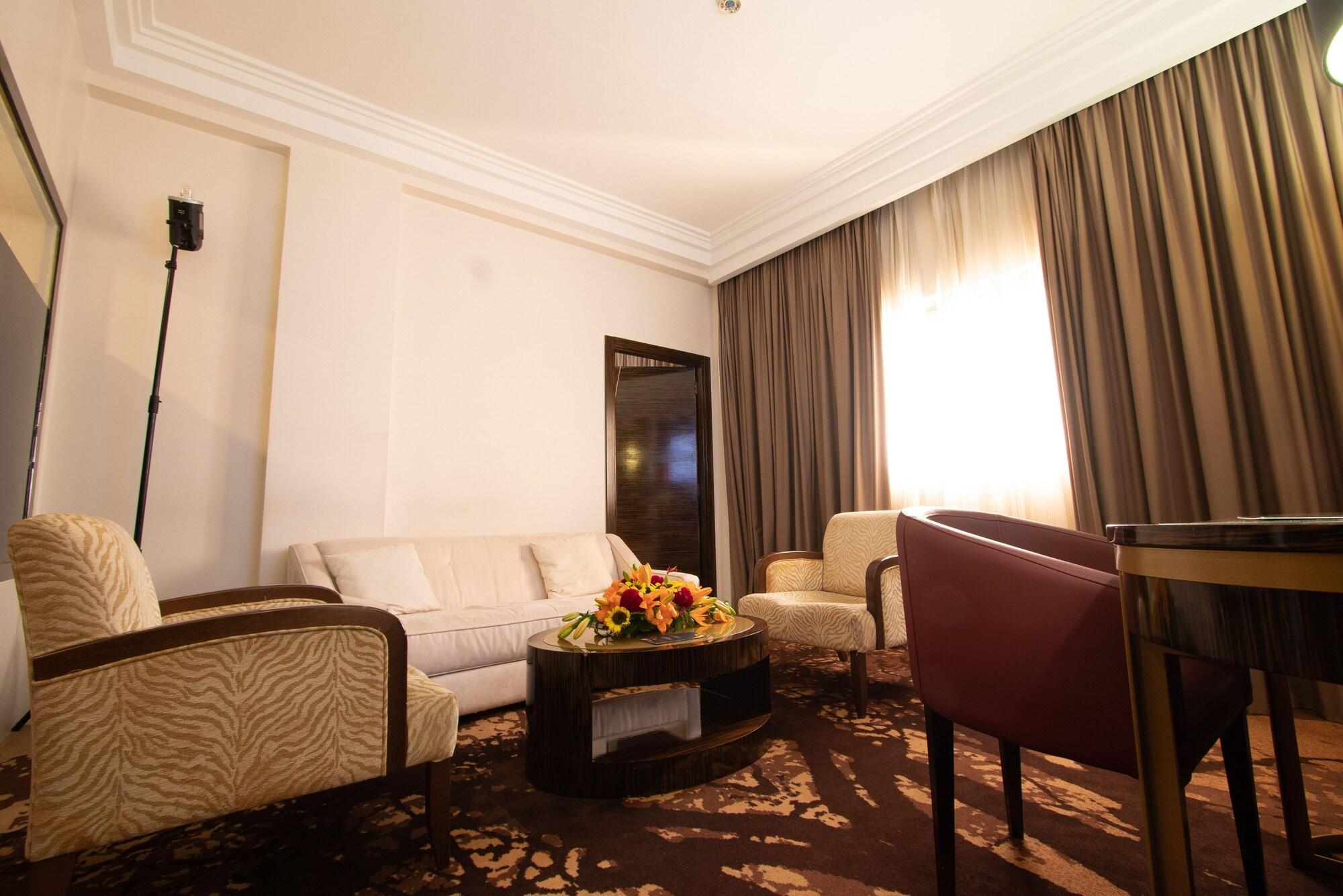 דקר Hotel Fleur De Lys Plateau מראה חיצוני תמונה