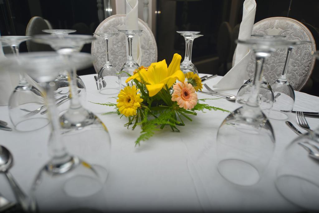 דקר Hotel Fleur De Lys Plateau מראה חיצוני תמונה
