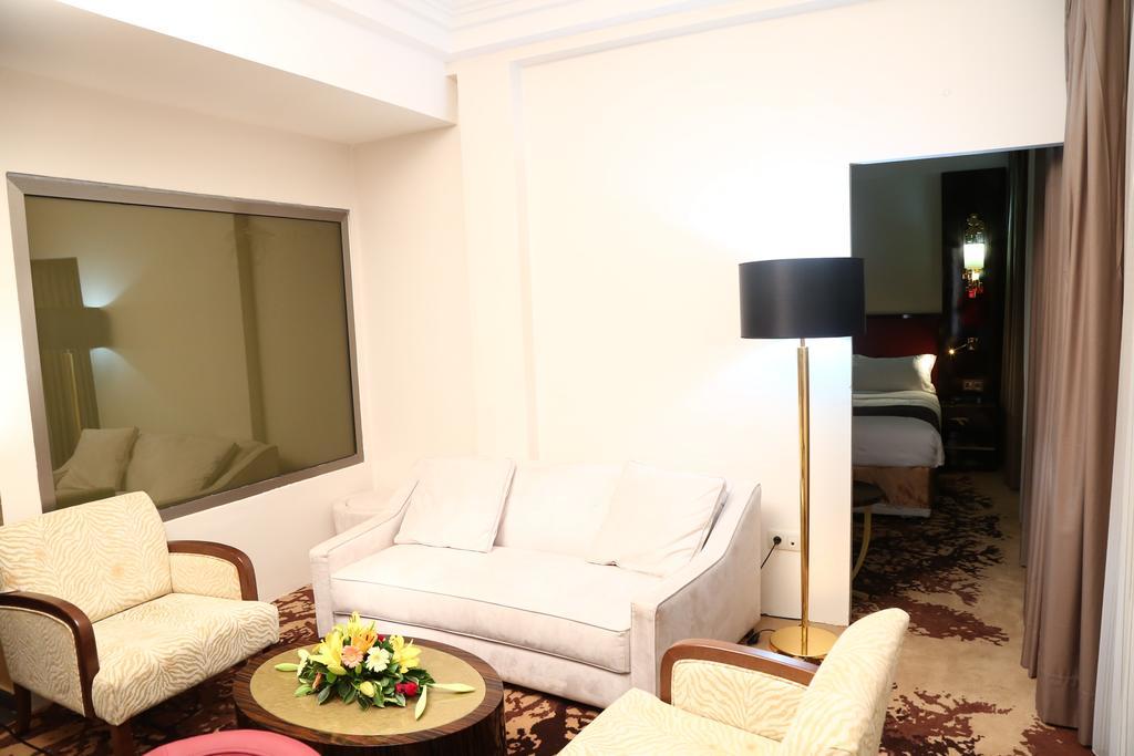 דקר Hotel Fleur De Lys Plateau מראה חיצוני תמונה