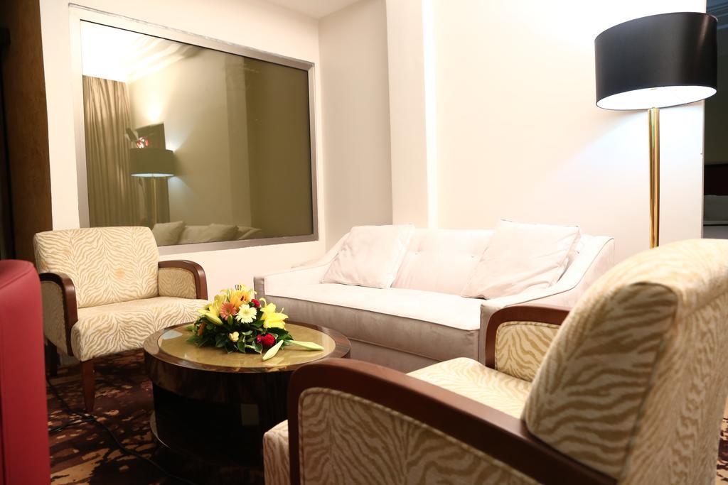 דקר Hotel Fleur De Lys Plateau מראה חיצוני תמונה