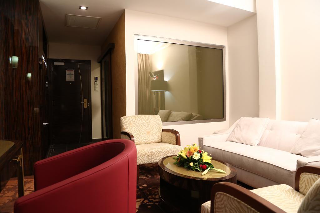 דקר Hotel Fleur De Lys Plateau מראה חיצוני תמונה