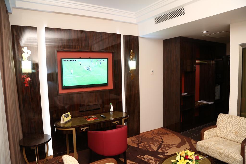 דקר Hotel Fleur De Lys Plateau מראה חיצוני תמונה