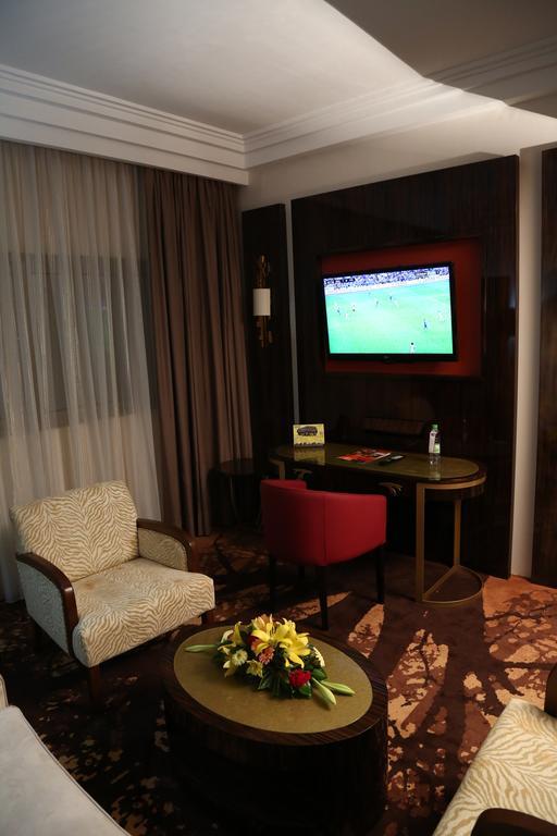 דקר Hotel Fleur De Lys Plateau מראה חיצוני תמונה