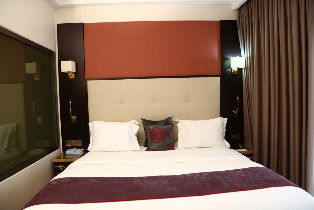 דקר Hotel Fleur De Lys Plateau מראה חיצוני תמונה